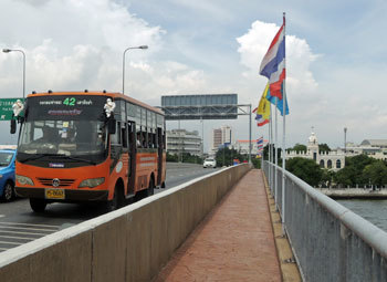 Bus42 Phra Pokkao