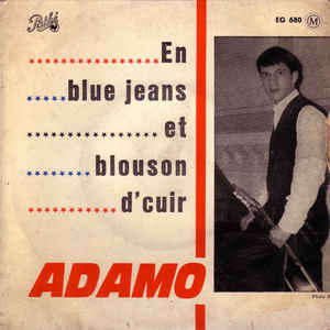 Adamo En blues Jeans et blouson de cuir