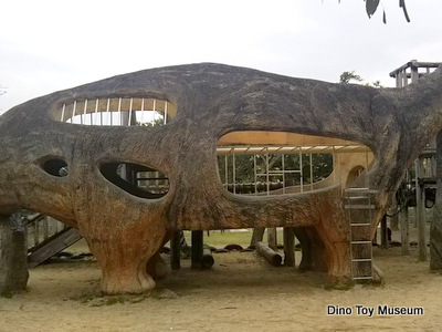 那覇市・具志宮城東公園の巨大恐竜