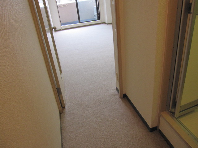 東京都杉並区　空き室分譲マンション　洋間床グリッパー式カーペット張替え　作業完了後　３
